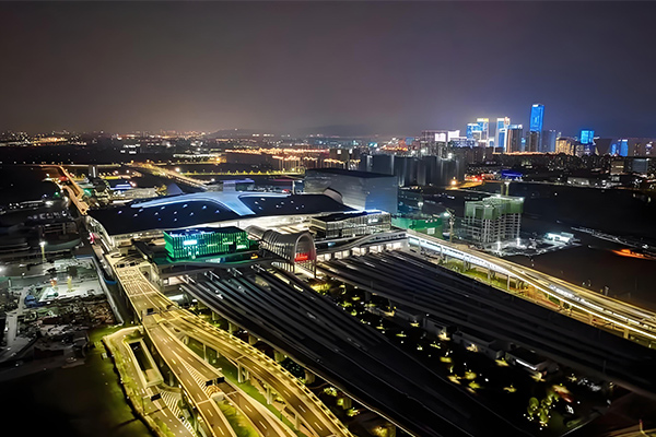 Proyecto de iluminación vial y seguridad vial para secciones no relacionadas con el ferrocarril de la estación de tren oeste de Hangzhou